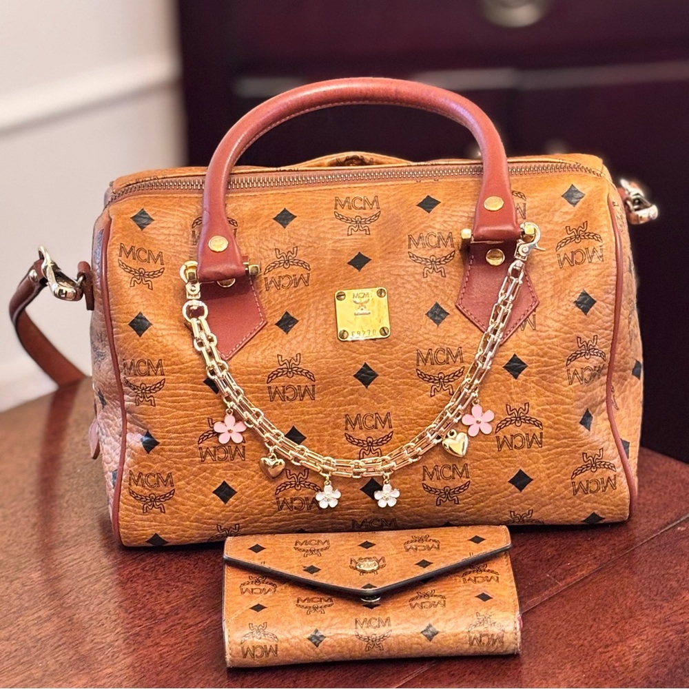 MCM AUTHENTIC EUC BOSTON ICONIC MONOGRAM LOGO CROSSBODY BAG COA & SERIAL NUMBER